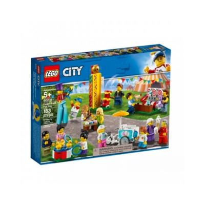lego-city-figursaet-i-forlystelsespark-aeske-